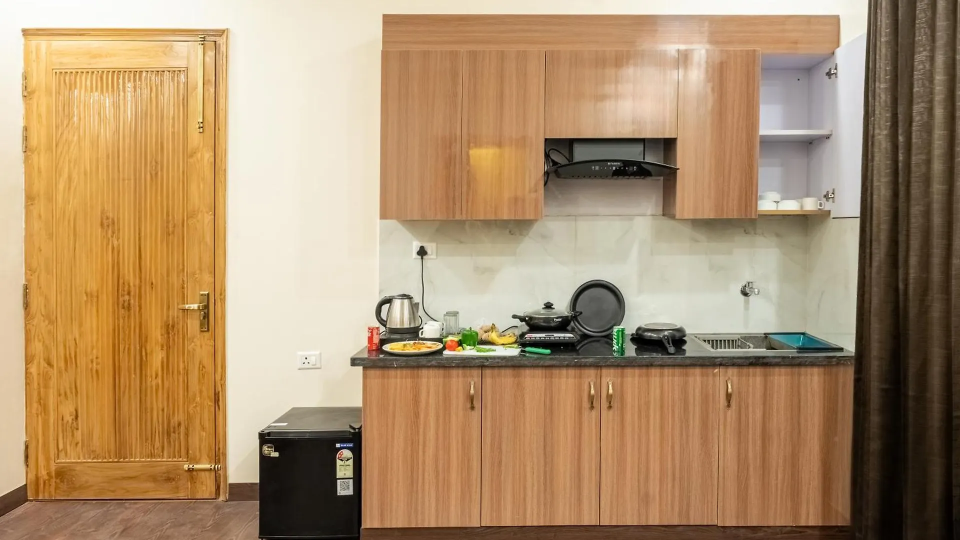 Lime Tree Studio Serviced Apartments Golf Course Rd Gurgáon India